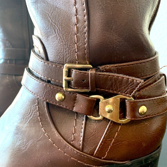 (SOLD) Unisa Faux Leather Riding Boots - Picture 5 of 6